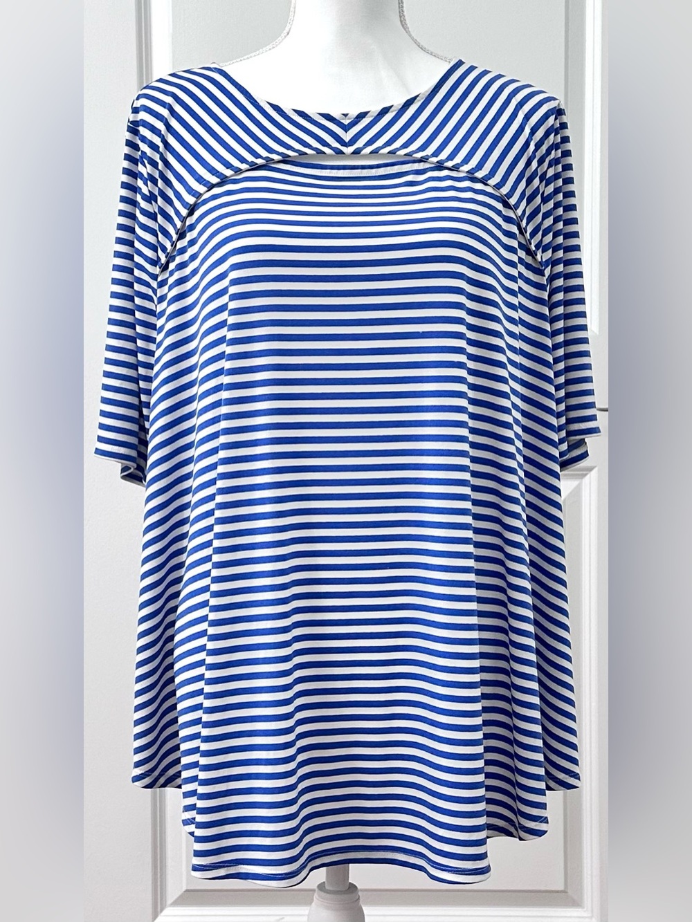 Chico's Blue and White Striped XL (3) Short Sleeve Stretch Keyhole Front Tunic - Picture 1 of 3